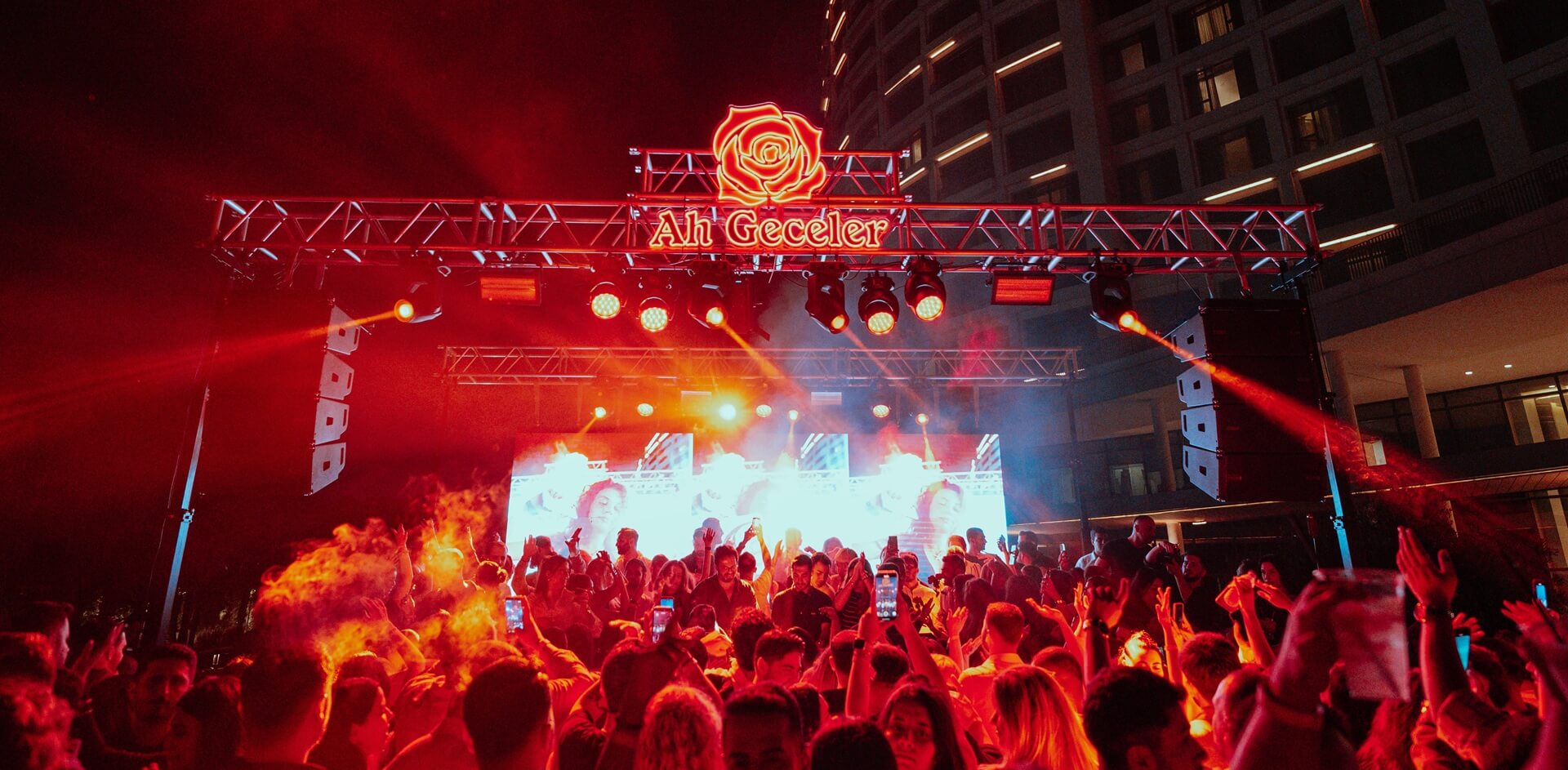 Ah Geceler DJ performansı
